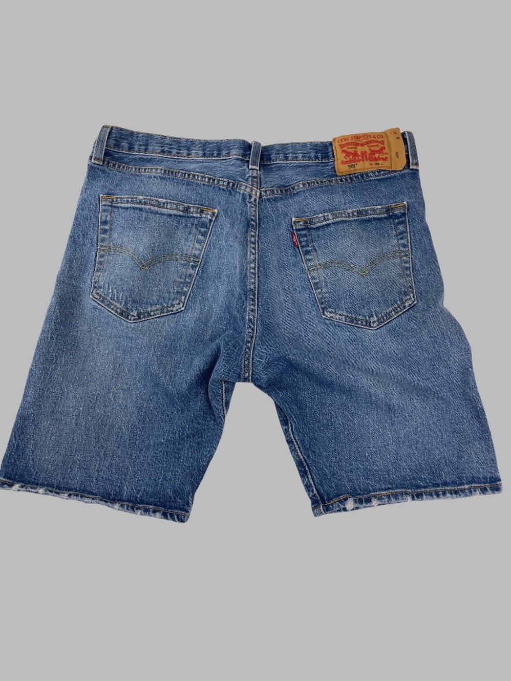 Levi’s 501 Original Fit Hemmed 9” Men’s Denim Shorts Medium Wash - Picture 2 of 8